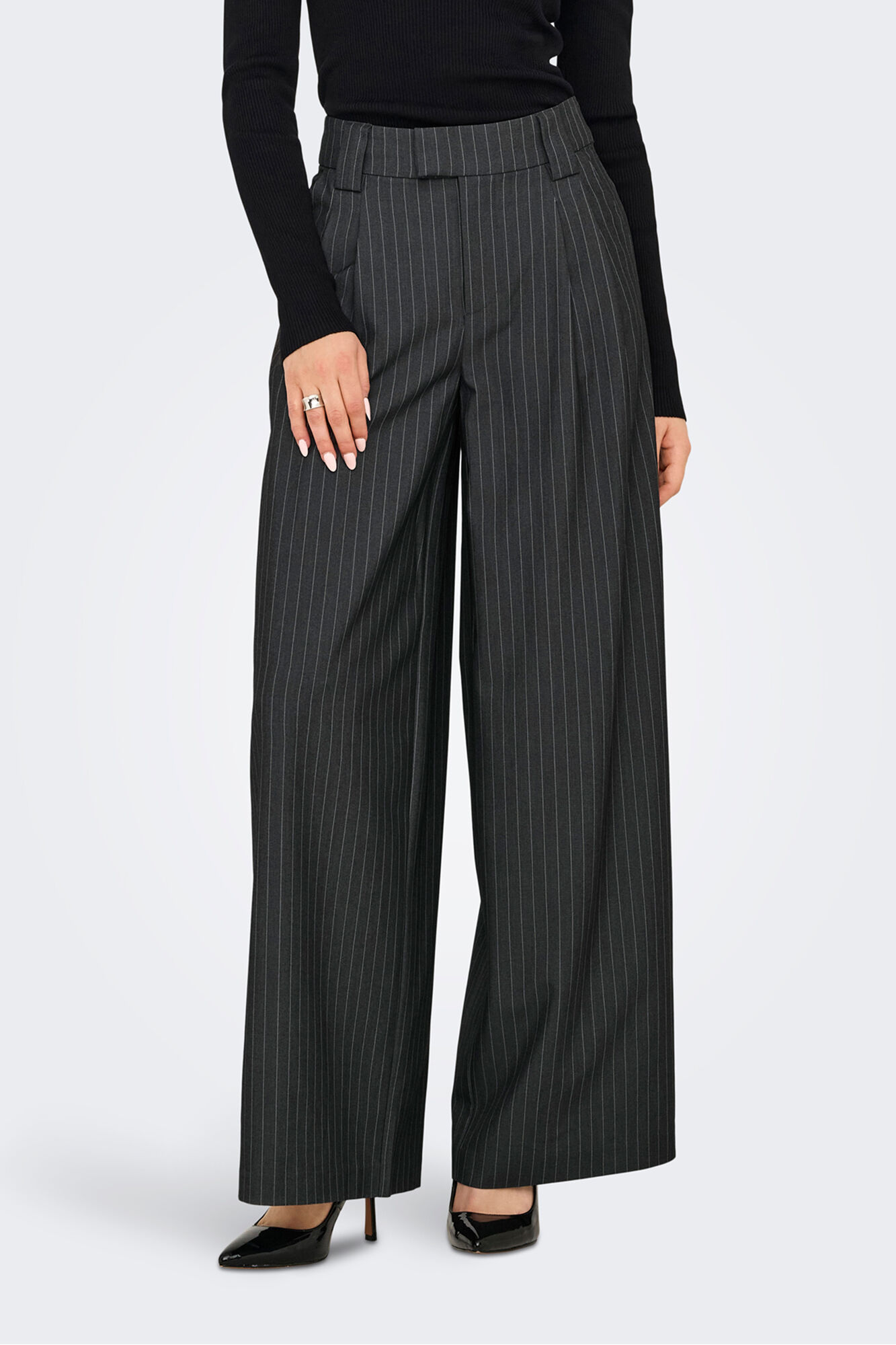 Only Cal&ccedil;a de terno listradas