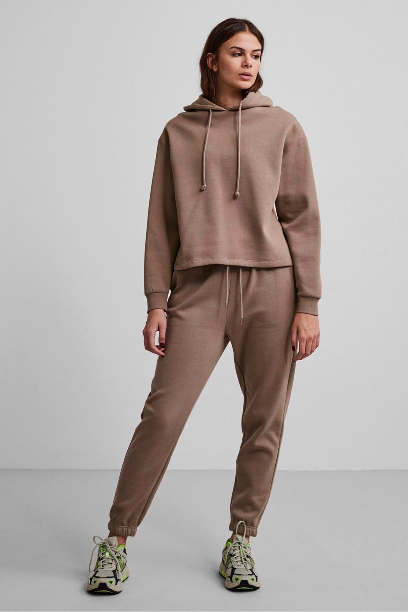 Pieces Sweatshirt b&aacute;sica