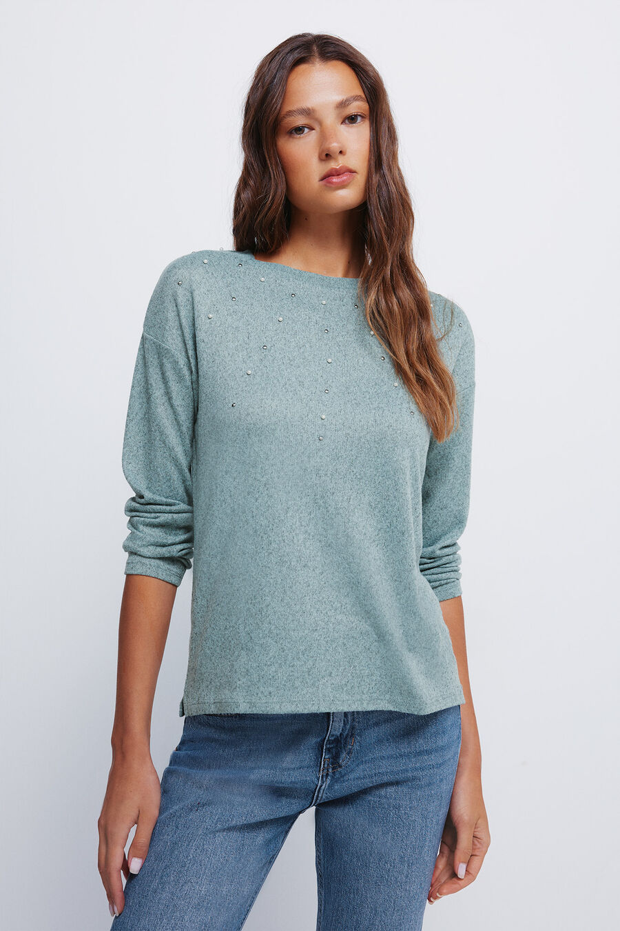 Camiseta tachas posicionadas