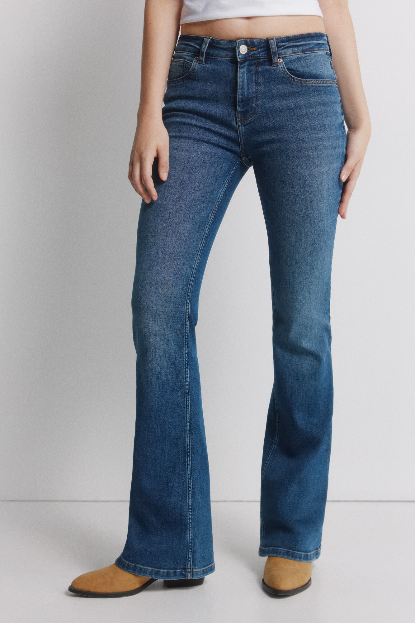 Springfield Mid-rise Low Flare jeans
