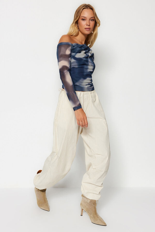 Trendyol Blouse with asymmetrical neck Zelena