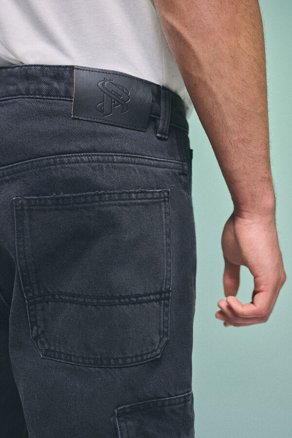 Springfield Jeans cargo negro Pedri X Springfield gris oscuro