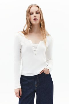 Oxxo T-shirt gola abotoada ajustada