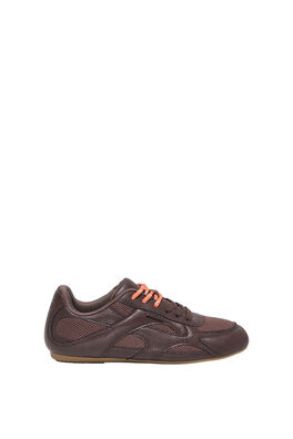 Zapatilla baja contraste