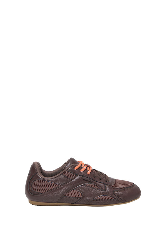 Zapatilla baja contraste