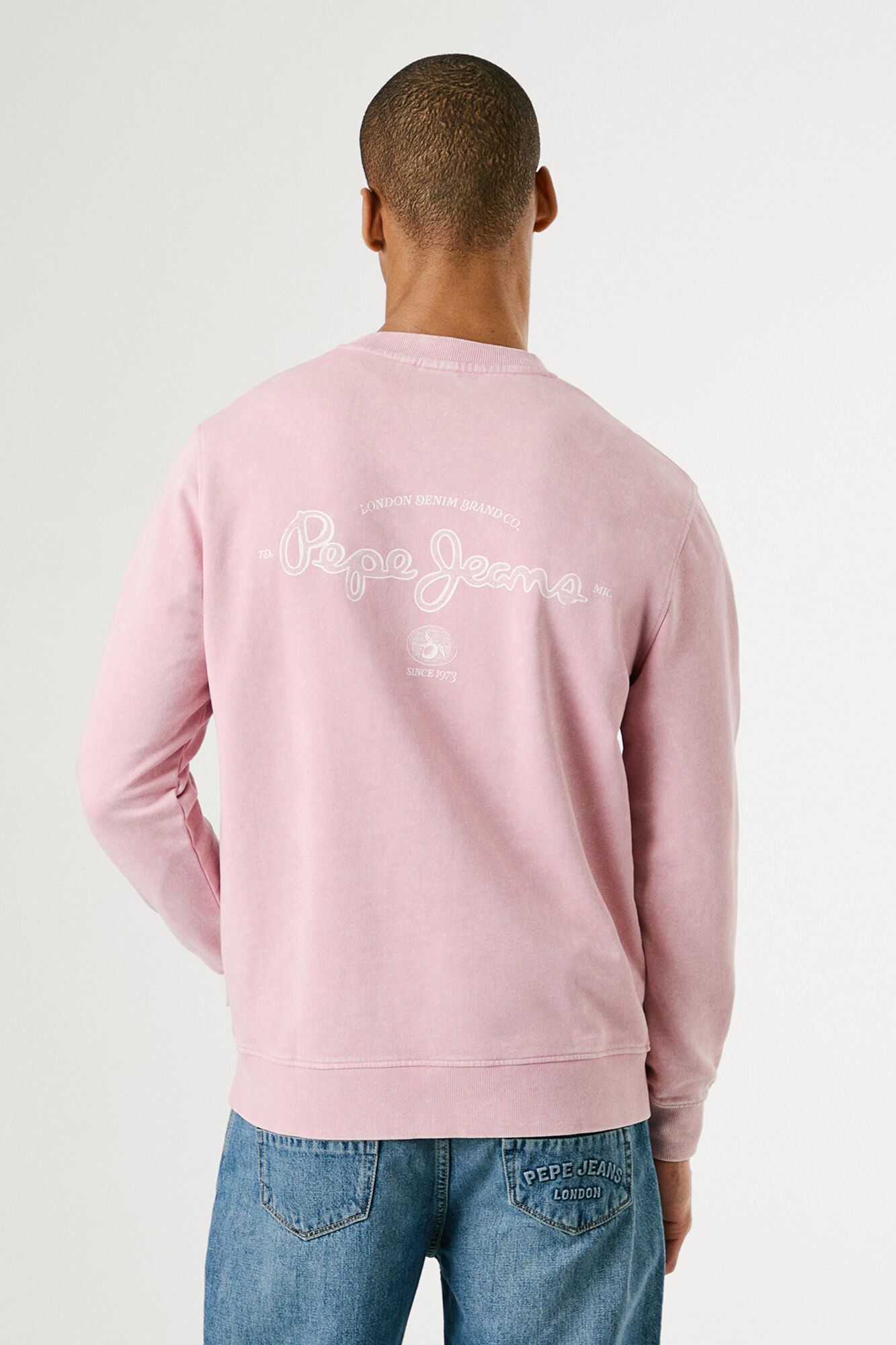 Pepe Jeans Sweatshirt lavado com logo pequeno na frente e logo grande atr&aacute;s. 