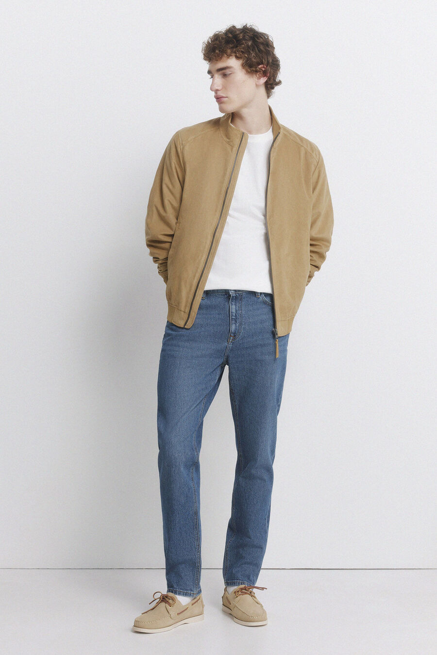 Jeans lavado medio oscuro slim fit