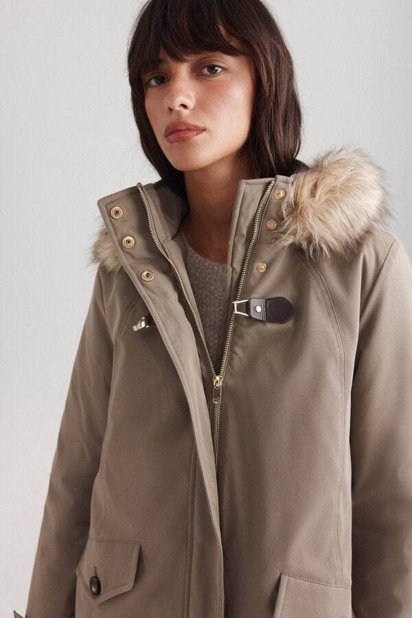 Springfield Parka with fur hood and buckle nude