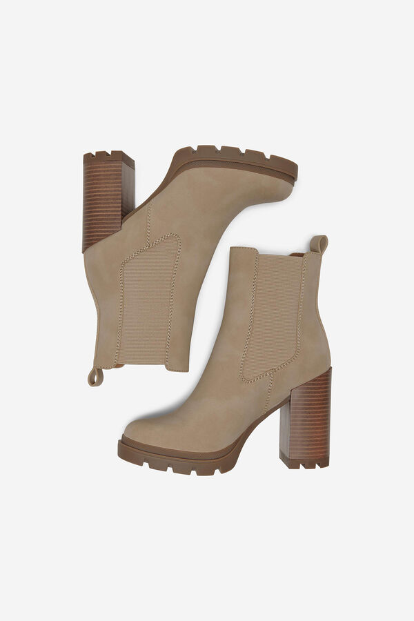 Springfield Heeled ankle boots with track sole banana
