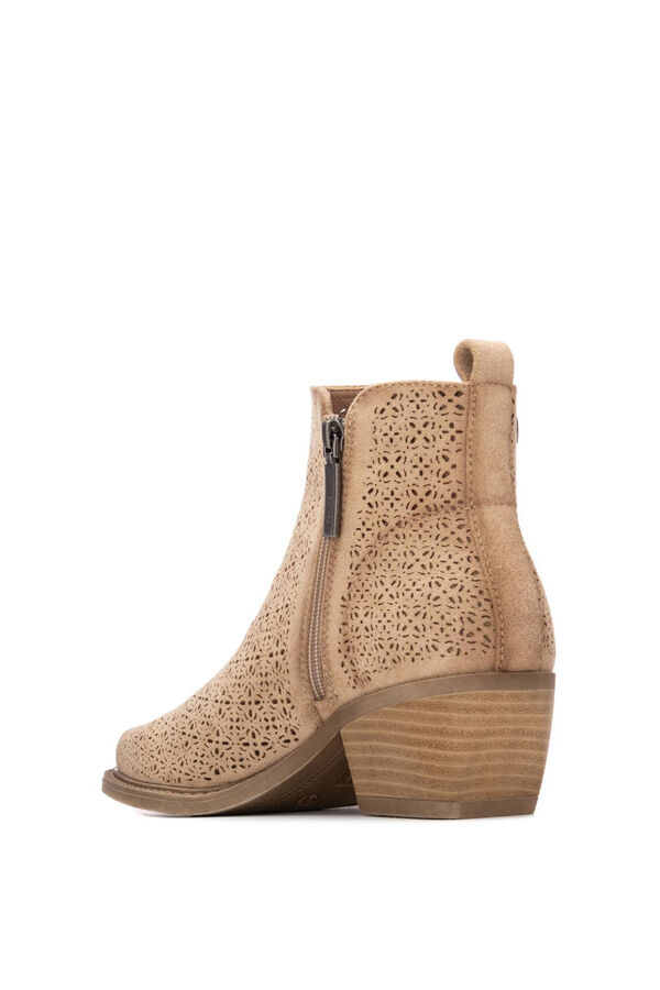 Refresh Die-cut suede ankle boots brown