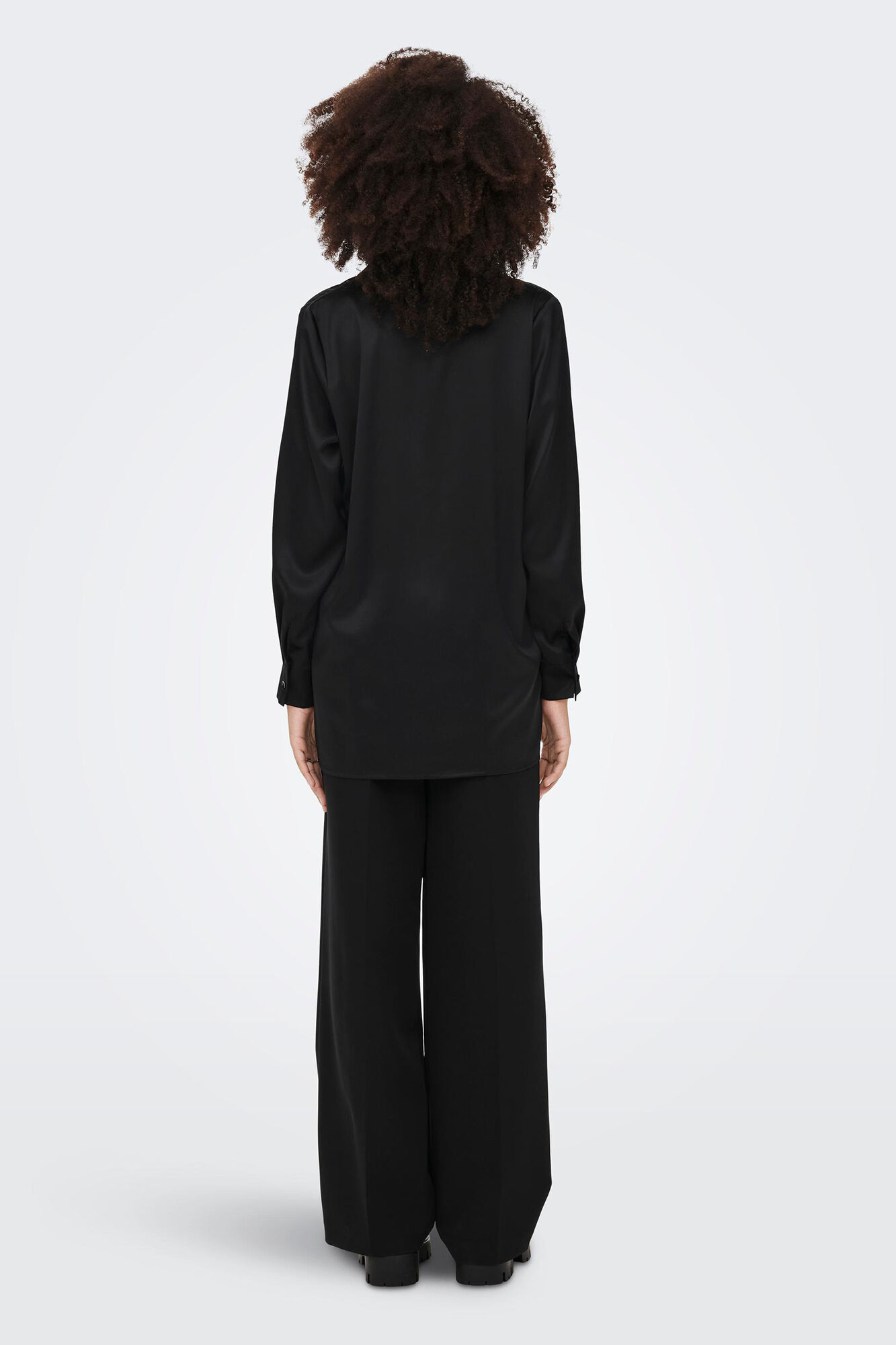 Only Camisa acetinada oversized