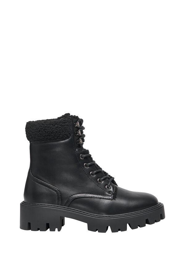 Only Borrego com detalhe em pele de botim preto