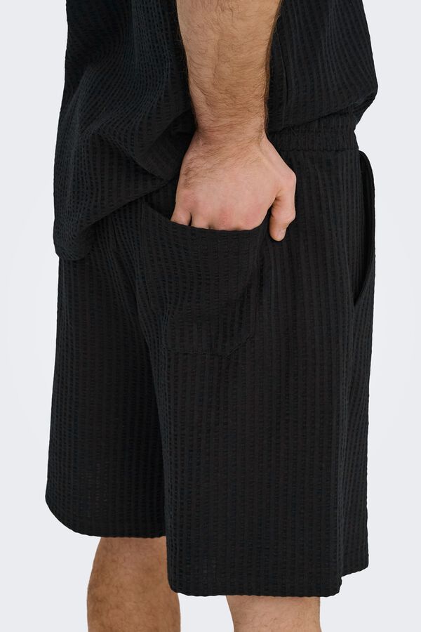 Only & Sons Textured Bermuda shorts black