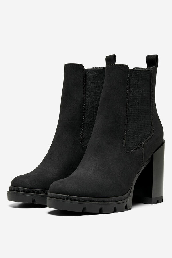 Springfield Heeled ankle boots with track sole crna