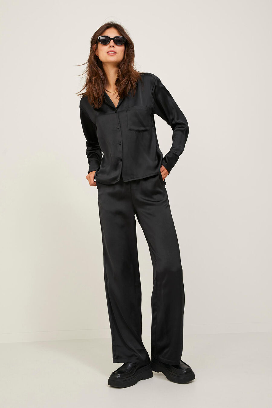 Camisa satinada de manga larga