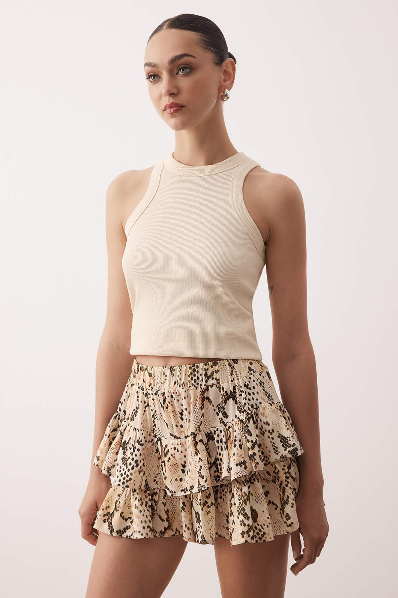 Trendyol Falda corta con volantes