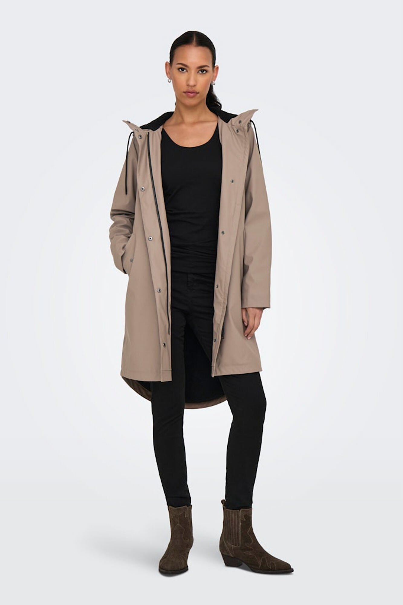 Only Chubasquero largo con capucha