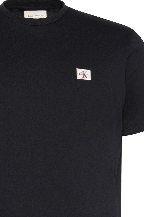 Calvin Klein short sleeve T-shirt with badge.  Crna