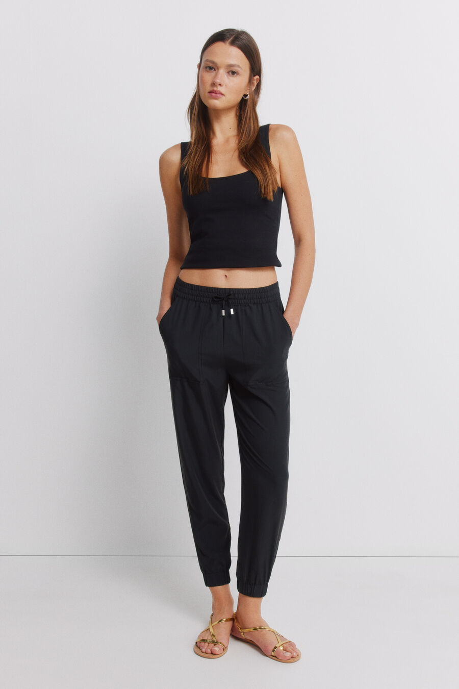 Pantalón jogger con goma