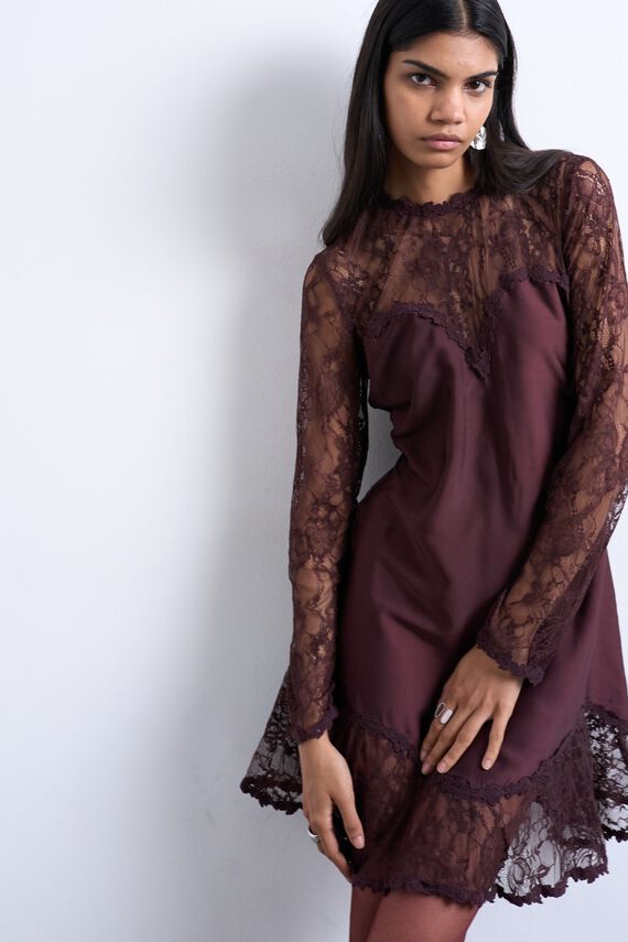 Vestido mini encaje