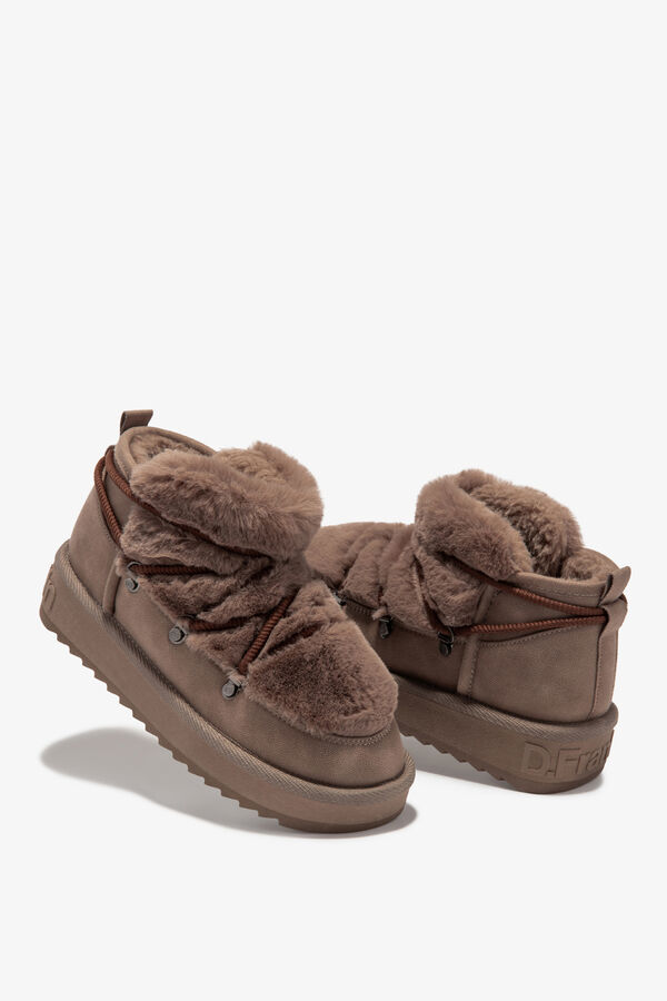 D. Franklin Low Nordic ankle boots with fur lining nude