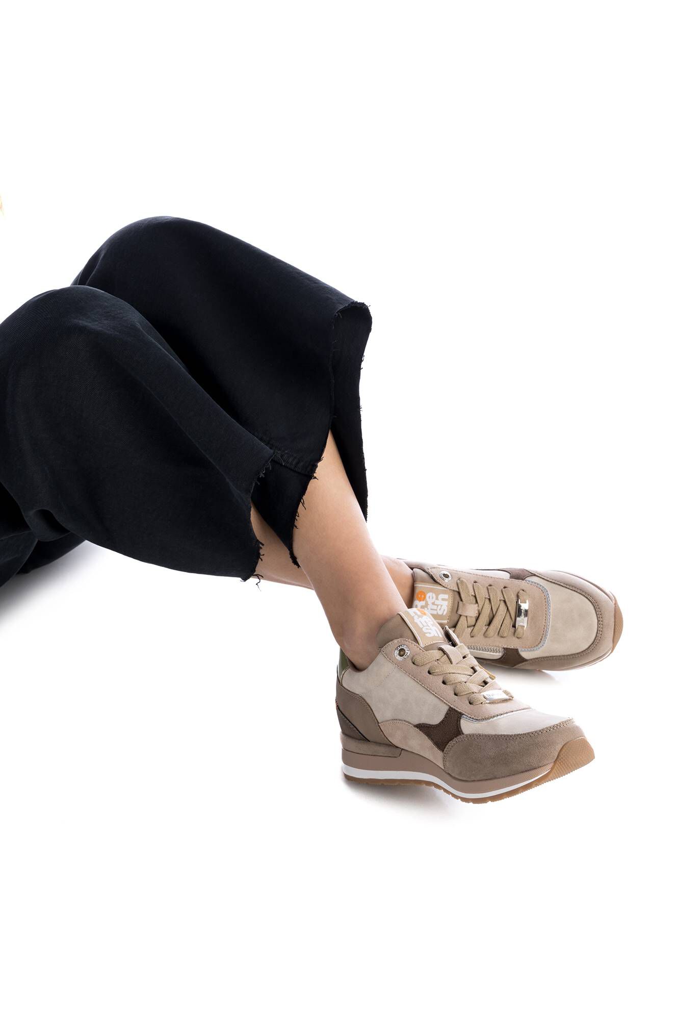 Refresh Zapatilla de mujer beige