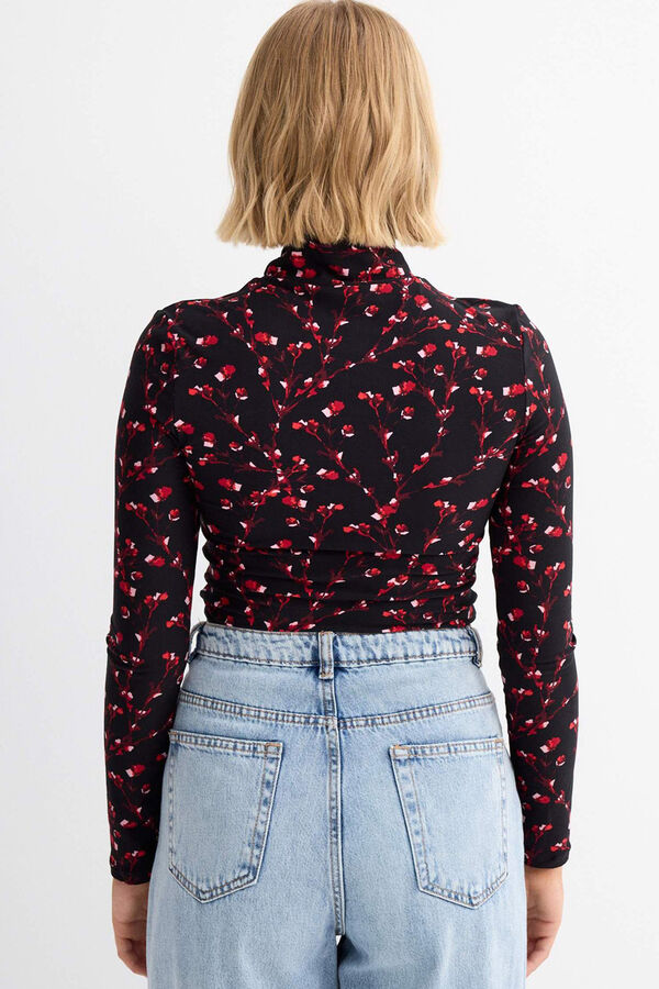 Inside Camiseta Cuello Alto Con Estam estampado