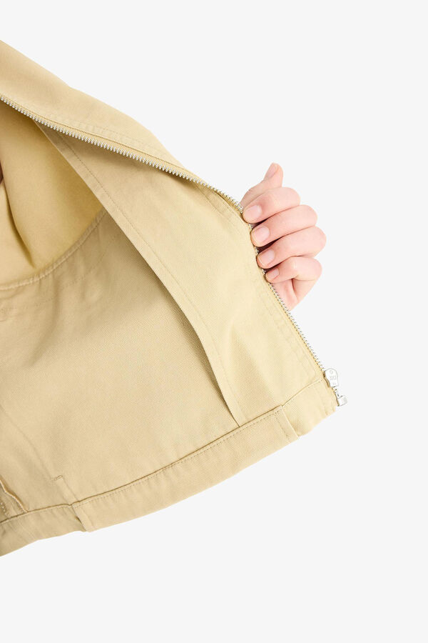 DeFacto Cazadora crop tostado