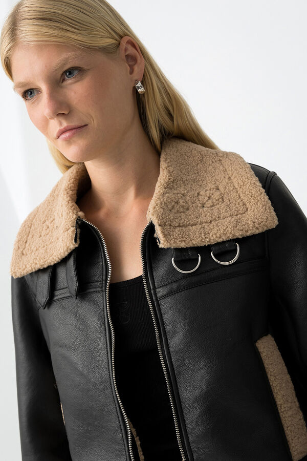 Tiffosi Sobretudo com efeito de pele combinada preto