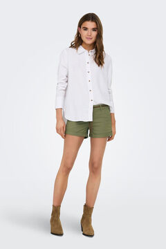 Only Chino corto con cintur&oacute;n