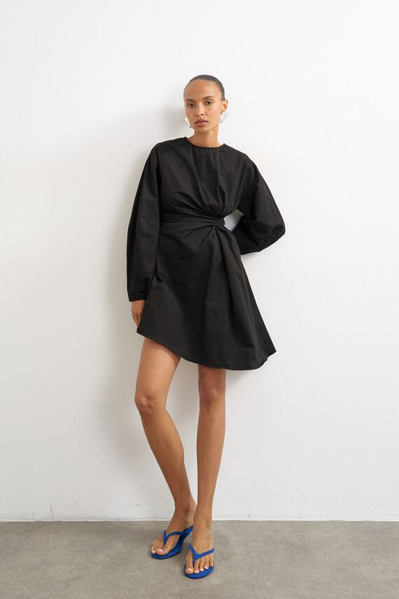 Vestido mini nudo frontal