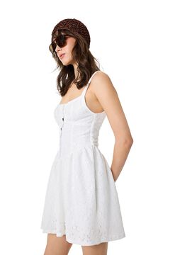 Koton Vestido bordado corto