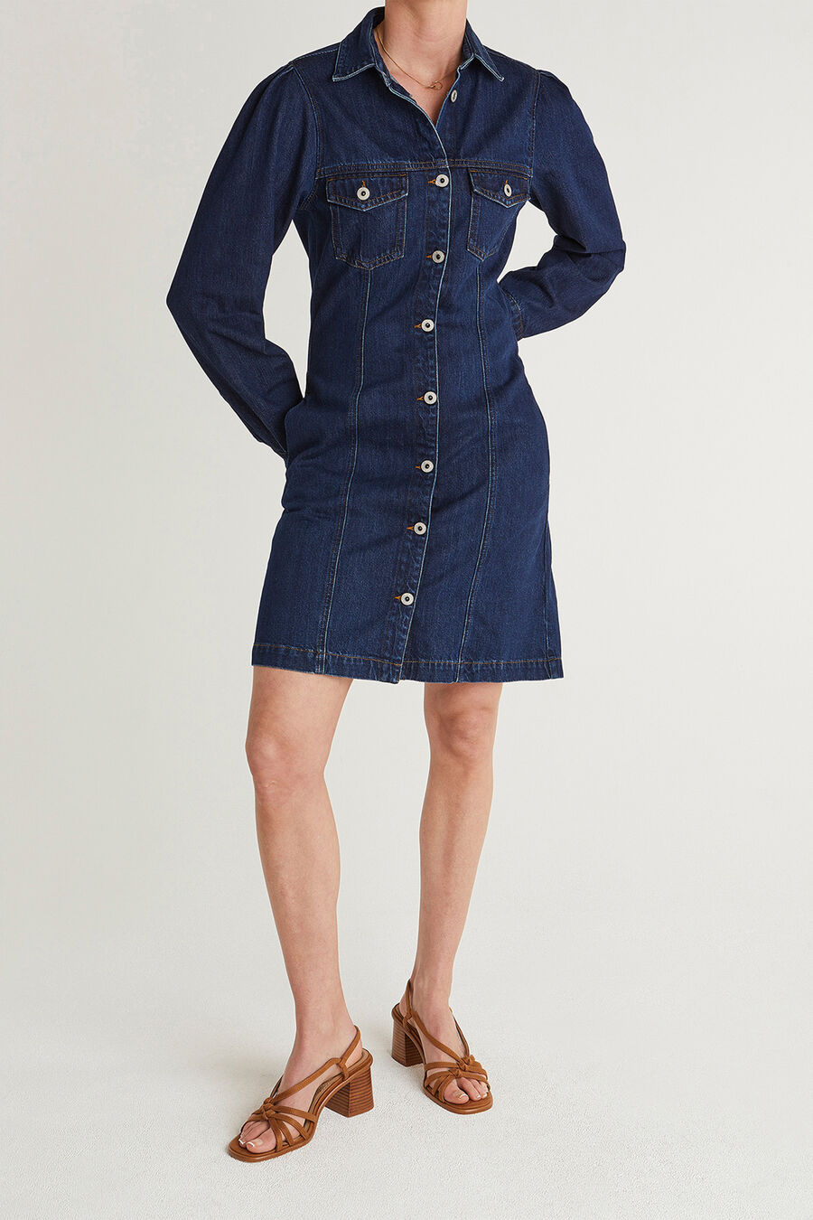 Vestido vaquero corto de manga larga