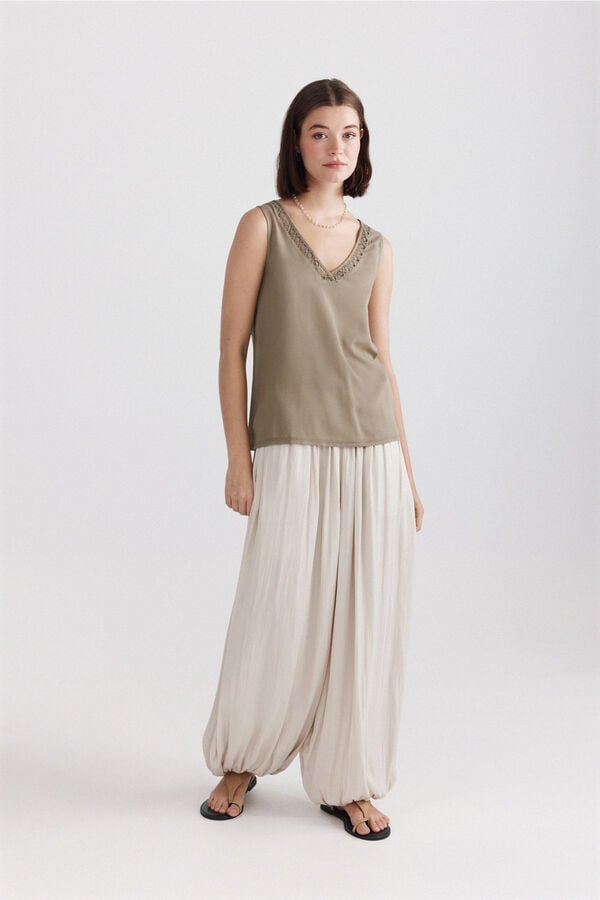 Springfield Embroidered neckline vest top beige