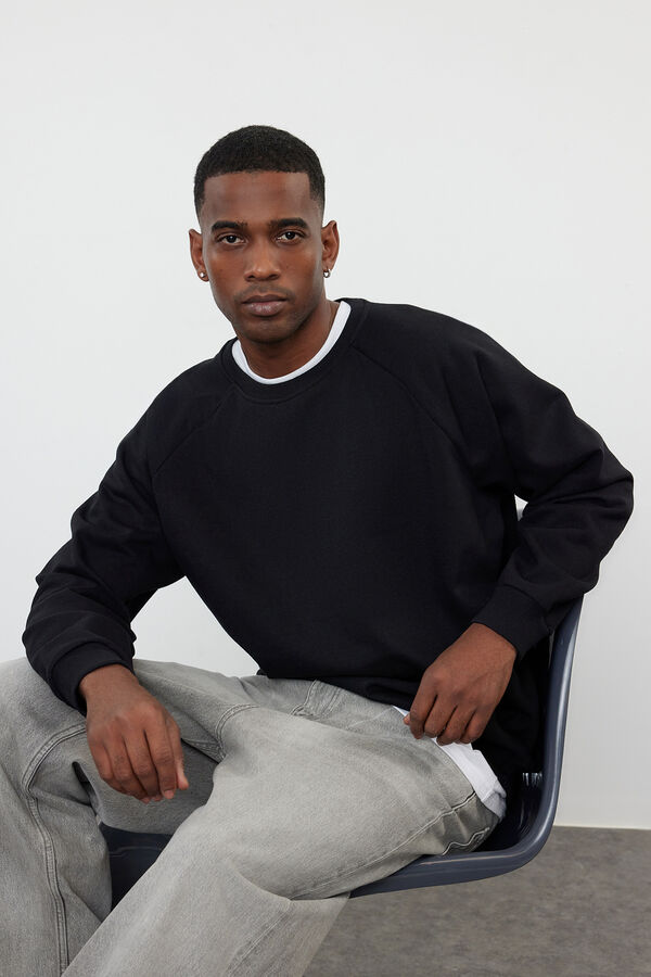 Trendyol Sweatshirt de gola redonda preto
