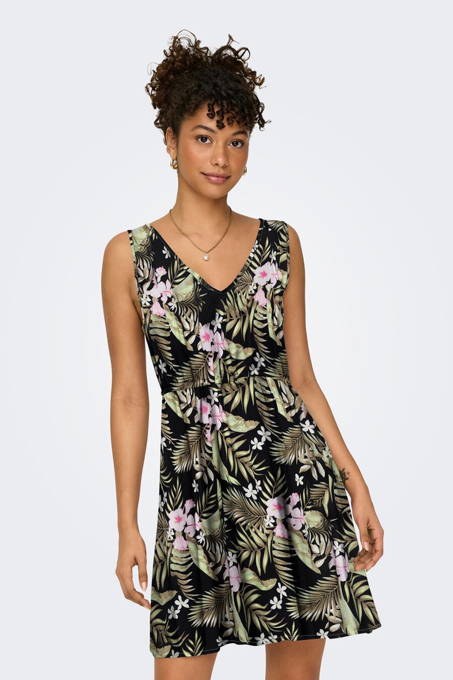 Vestido corto tirantes