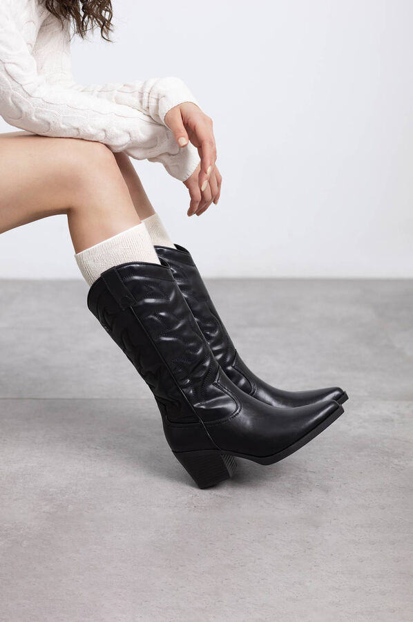 XTI Bota Cowboy Bordado negro