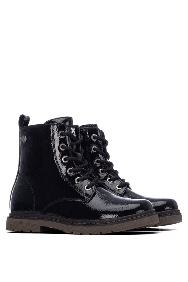 XTI Lace-up military ankle boot black