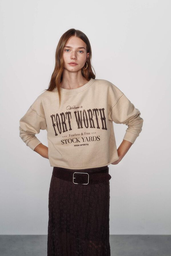 High Spirits Sudadera Cropy nude