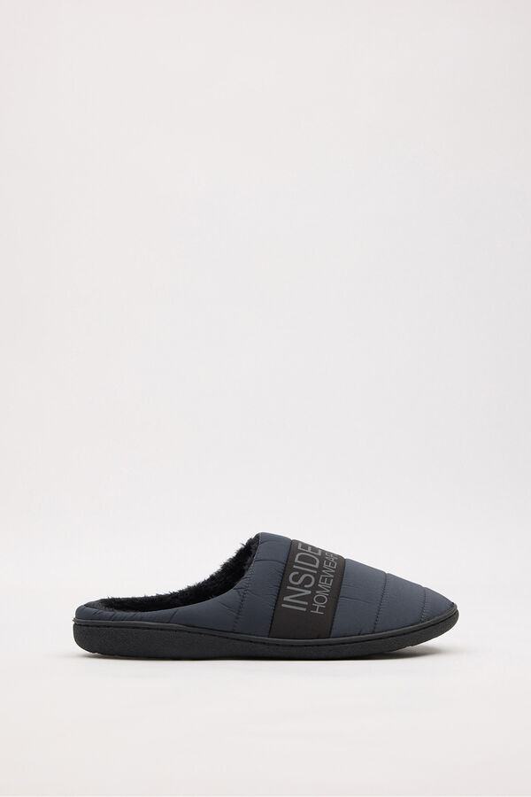 Inside Zapatillas de casa acolchadas preto