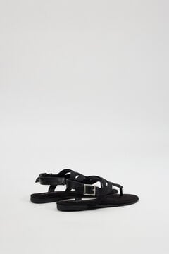 Inside Sand&aacute;lia tran&ccedil;a com brilho