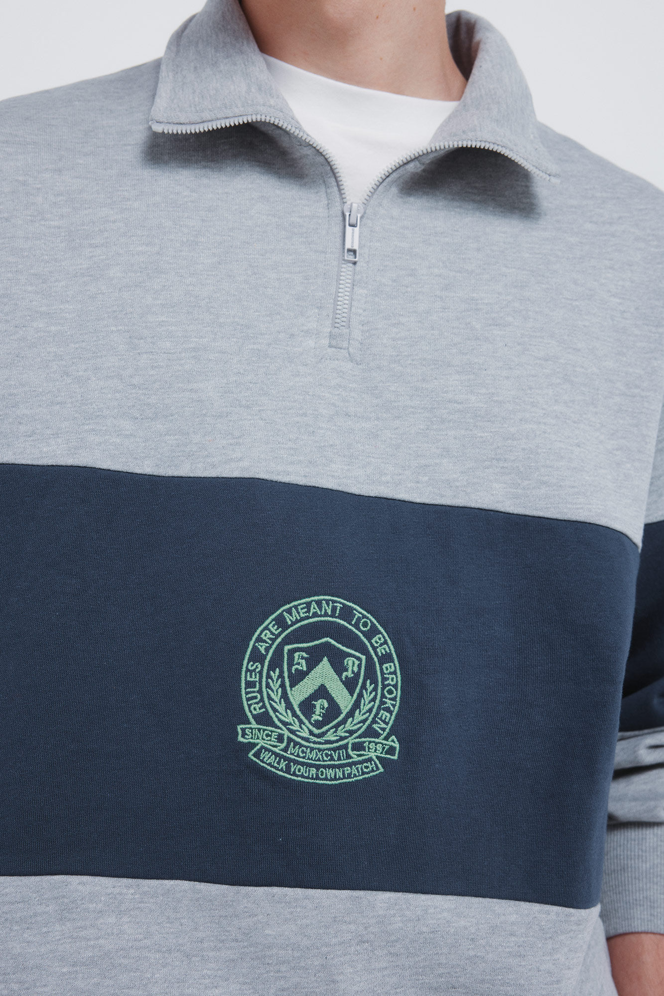 Springfield Sweatshirt with shield cuts