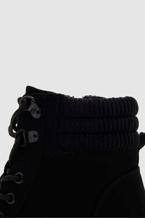 Inside Botin Monta&ntilde;ero negro