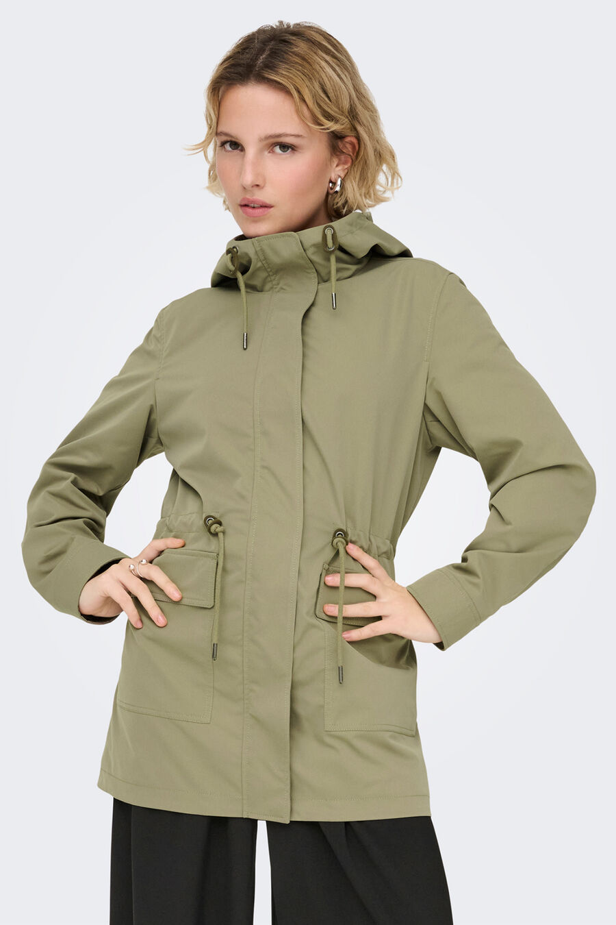 Parka con capucha