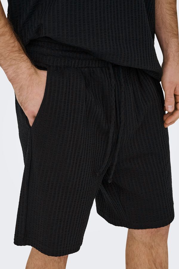 Only & Sons Textured Bermuda shorts black