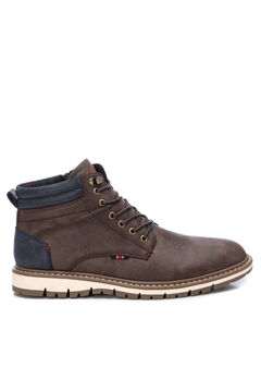 Springfield Men's casual ankle boots by the brand Xti. brown