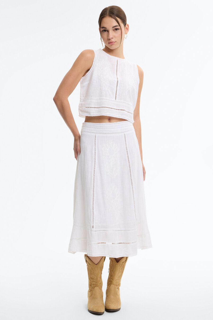Falda midi bordada