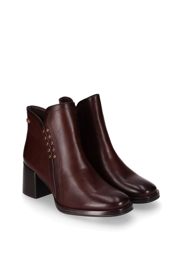 Chika 10 Side rivet ankle boots nude