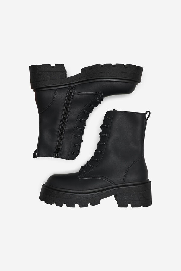 Springfield Lace-up ankle boots with track sole black