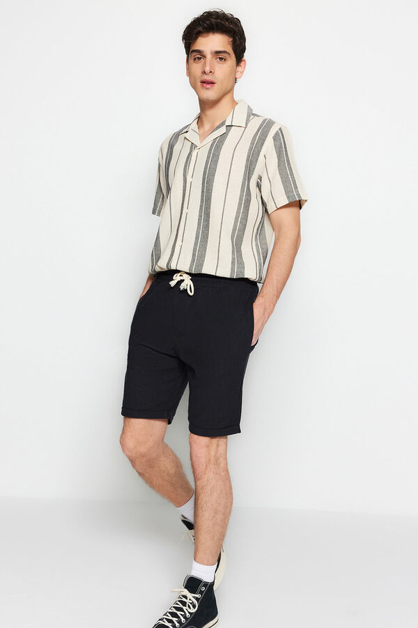 Trendyol Bermudas con cord&oacute;n negro